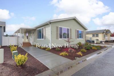 Photo 3 of 22 of home located at 313 Winston Drive Grants Pass, OR 97526