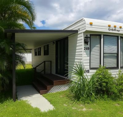 Photo 2 of 23 of home located at 6900 Ulmerton Rd Largo, FL 33771
