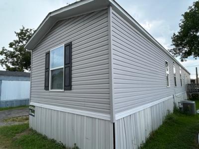 Photo 2 of 3 of home located at 1409 Oday Rd Trlr 11 Pearland, TX 77581