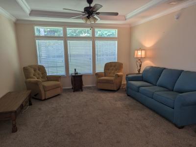 Photo 4 of 17 of home located at 578 Tulip Circle E Auburndale, FL 33823