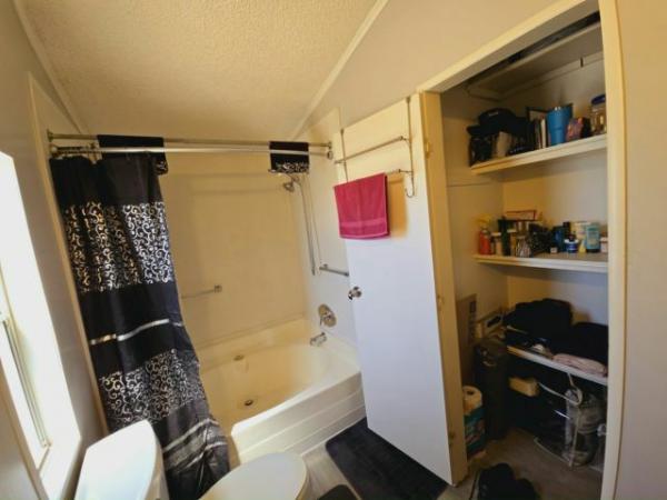 1992 FLEETWOOD SUNPOINTE Manufactured Home