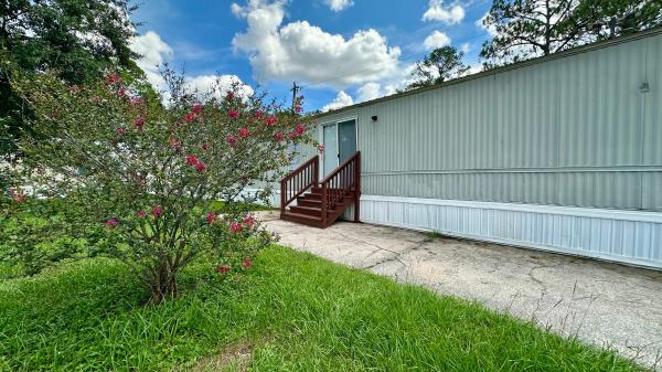Photo 1 of 2 of home located at 9359 103rd St Lot #115 Jacksonville, FL 32210