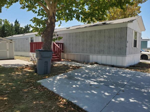 2009 Clayton Homes Inc Yes Mobile Home
