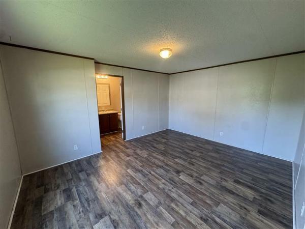 2018 LH168032AF  Home