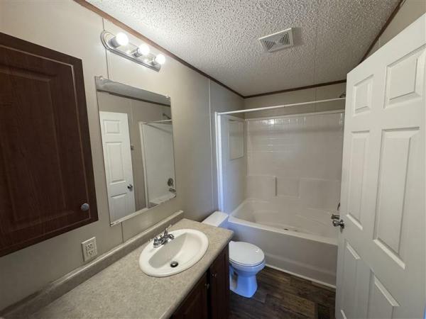 2018 LH168032AF  Home
