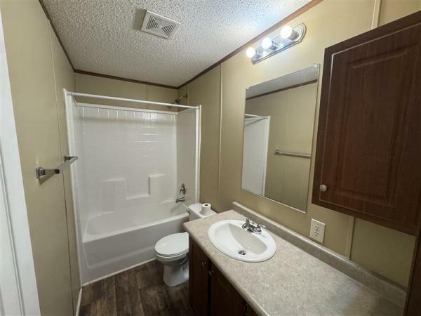 2018 LH168032AF  Home