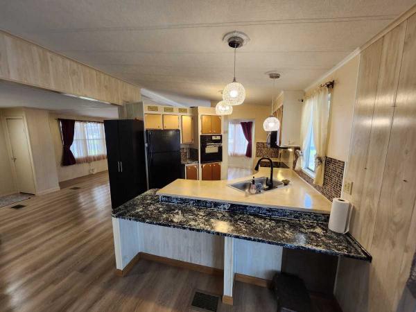 1980 Fleetwood Suncoaster Manufactured Home