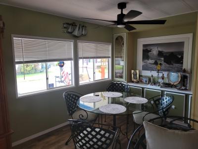 Photo 5 of 22 of home located at 11 Lakeview Dr Palmetto, FL 34221