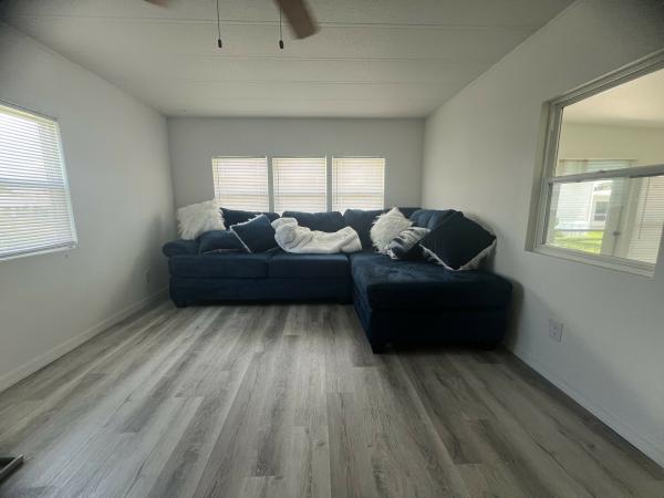 1972 TOWN Mobile Home For Sale