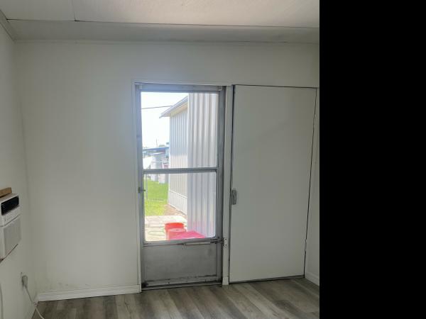 1972 TOWN Mobile Home For Sale