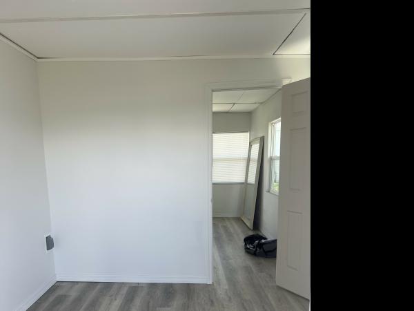 1972 TOWN Mobile Home For Sale