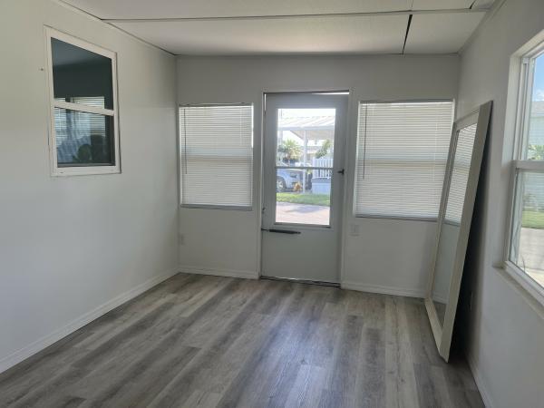 1972 TOWN Mobile Home For Sale