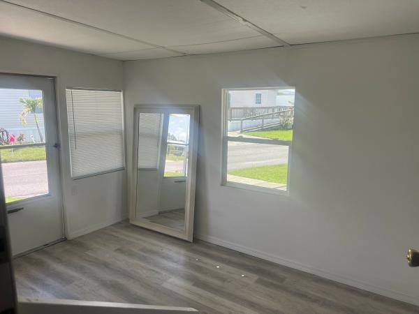 1972 TOWN Mobile Home For Sale