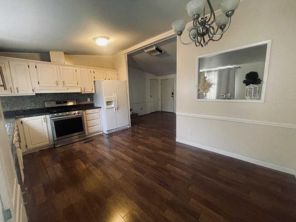 1993 SKYLINE WOOD MANOR Manufactured Home