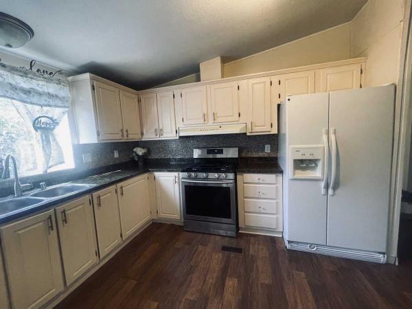 1993 SKYLINE WOOD MANOR Manufactured Home
