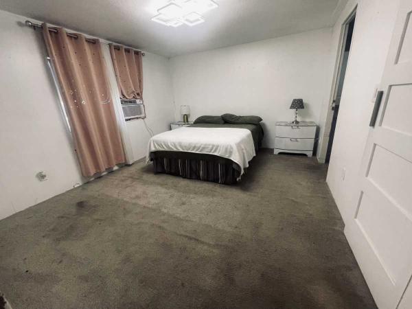 1993 SKYLINE WOOD MANOR Manufactured Home