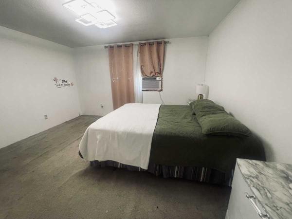 1993 SKYLINE WOOD MANOR Manufactured Home