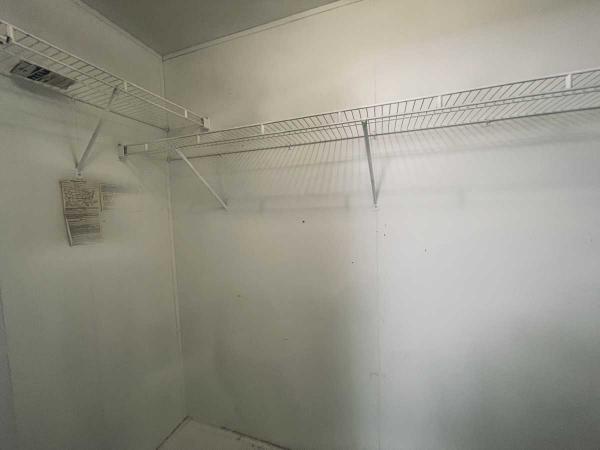 1993 SKYLINE WOOD MANOR Manufactured Home