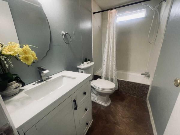 1993 SKYLINE WOOD MANOR Manufactured Home