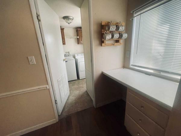 1993 SKYLINE WOOD MANOR Manufactured Home