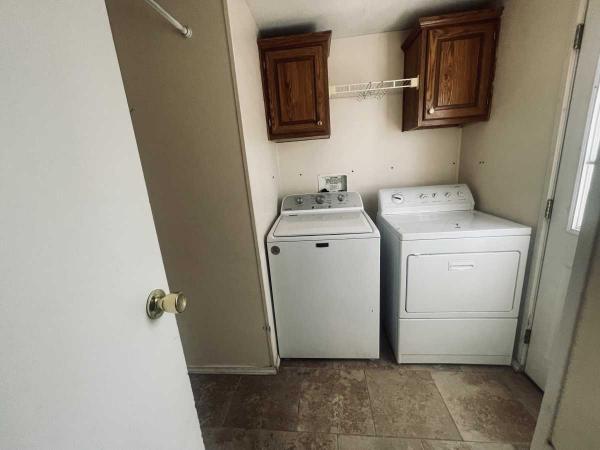 1993 SKYLINE WOOD MANOR Manufactured Home