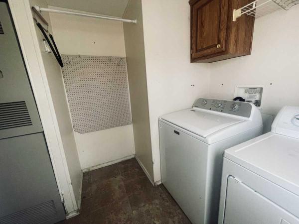 1993 SKYLINE WOOD MANOR Manufactured Home