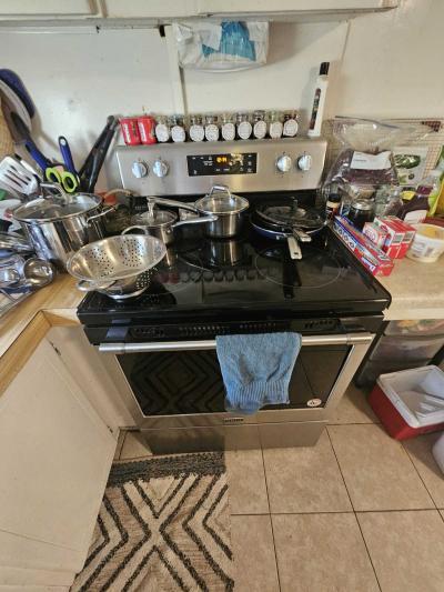 Photo 4 of 23 of home located at 3035  66th Ave N Saint Petersburg, FL 33792