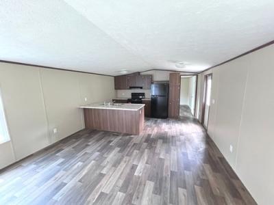 Photo 2 of 11 of home located at 1420 38th Ave NE Tuscaloosa, AL 35404