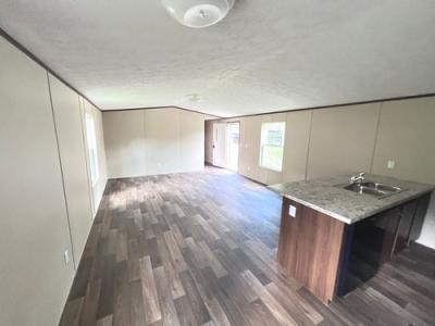 Photo 4 of 11 of home located at 1420 38th Ave NE Tuscaloosa, AL 35404