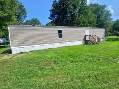 Photo 2 of 8 of home located at 1425 Bluebird Ln Lot 3 Paducah, KY 42003