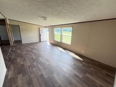 Photo 4 of 12 of home located at 16071 Old Greensboro Road Moundville, AL 35474