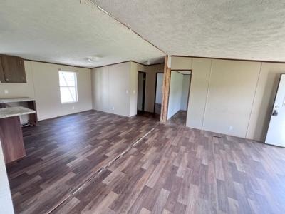 Photo 5 of 12 of home located at 16071 Old Greensboro Road Moundville, AL 35474