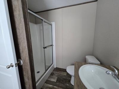 Photo 5 of 8 of home located at 15405 Lee Hwy Bristol, VA 24202