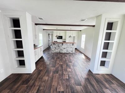 Photo 2 of 14 of home located at 16071 Old Greensboro Road Moundville, AL 35474