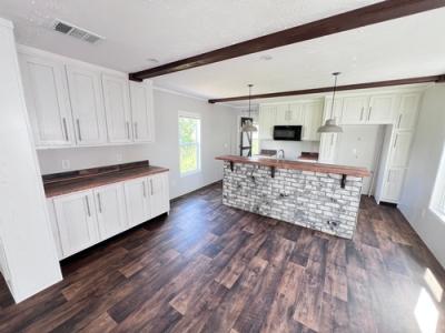 Photo 4 of 14 of home located at 16071 Old Greensboro Road Moundville, AL 35474
