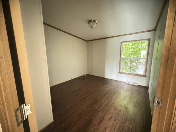 2004 Pine Grove Unknown Mobile Home