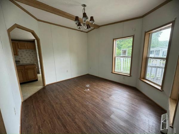 2004 Pine Grove Unknown Mobile Home