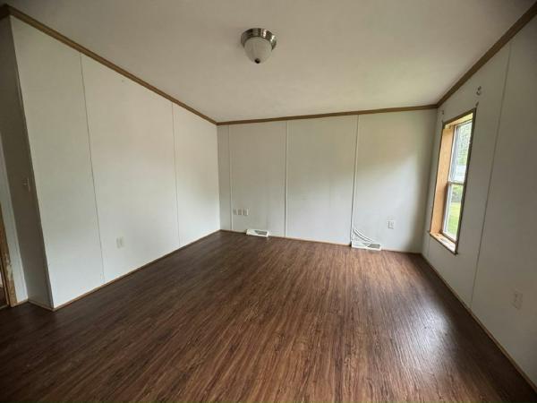 2004 Pine Grove Unknown Mobile Home