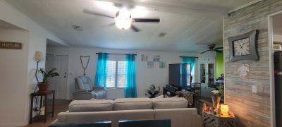 Photo 4 of 16 of home located at 5901 Bull Dolphin Lane Orlando, FL 32822