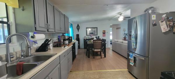 1985 TWIN Mobile Home