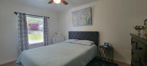 1985 TWIN Mobile Home