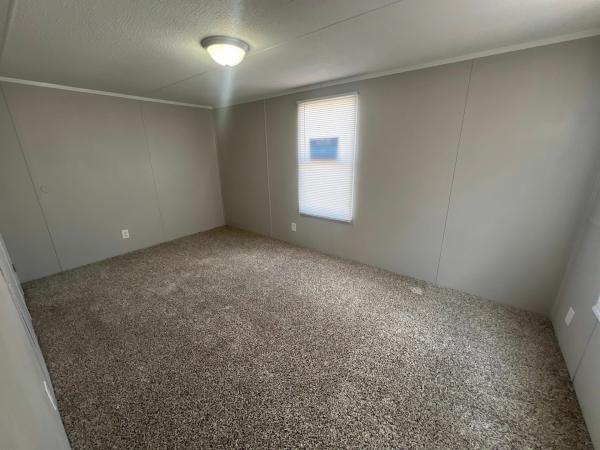 1999 Oakwood mobile Home