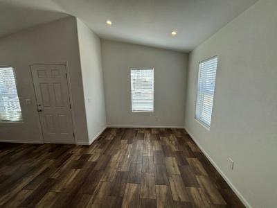 Photo 4 of 17 of home located at 7300 N. 51st Ave  #C-37 Glendale, AZ 85301