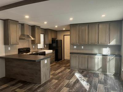 Photo 5 of 33 of home located at 113 Sharon #Sh113 Conroe, TX 77301