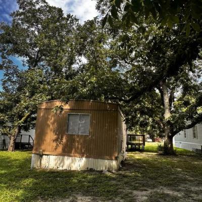 Photo 2 of 6 of home located at 3 North Back Court Monticello, FL 32344