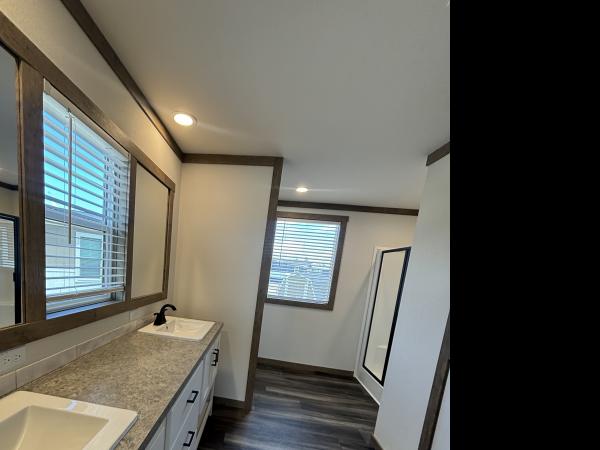 2025 Clayton 52NXT28523A Mobile Home