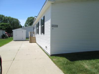 Photo 4 of 17 of home located at 43432 Eureka Dr Clinton Township, MI 48036