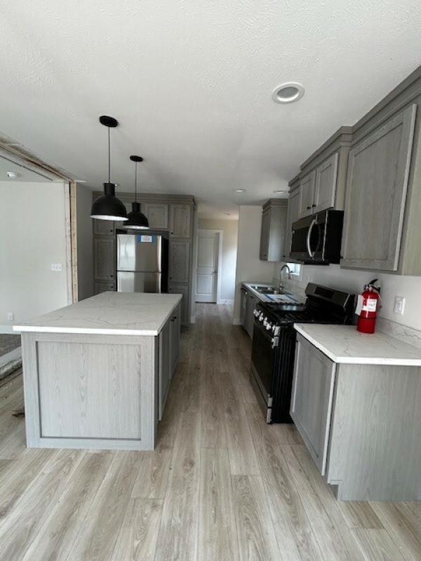 2025 Clayton 81TP024523A Mobile Home
