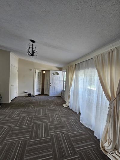 Photo 5 of 21 of home located at 2724 Pensicola Court Lapeer, MI 48446