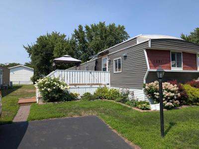 Mobile Home at 1591 Knight St Saint Paul, MN 55126
